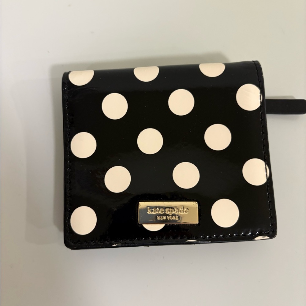⚪️ Kate Spade Polka Dot Small Bifold Wallet ⚫️